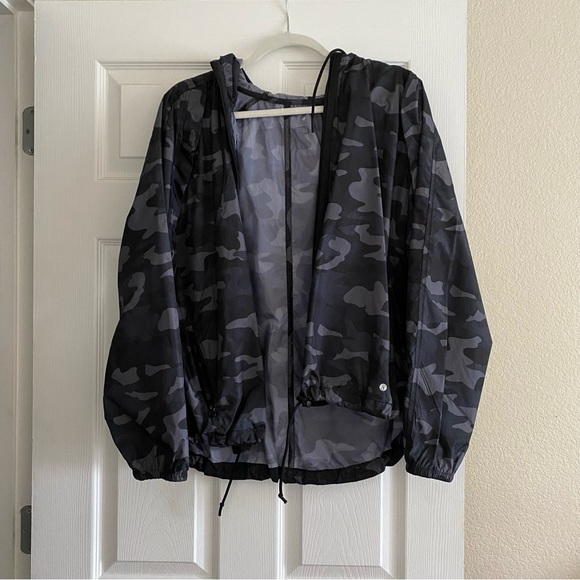 Camo wind breaker - Picture 1 of 3